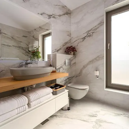 Luxury Lipa Tree With Pool In Novigrad * Novigrad Istria