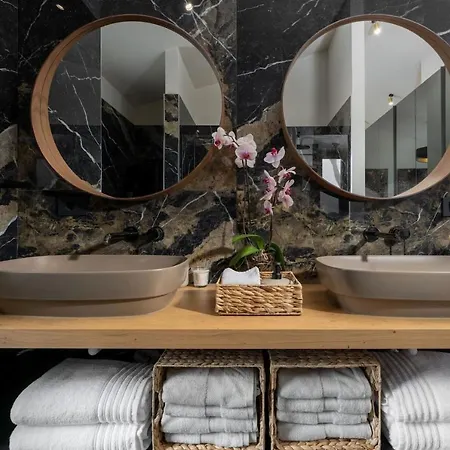 Luxury Lipa Tree With Pool In Novigrad * Novigrad Istria