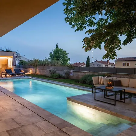 Luxury Lipa Tree With Pool In Novigrad * Novigrad Istria