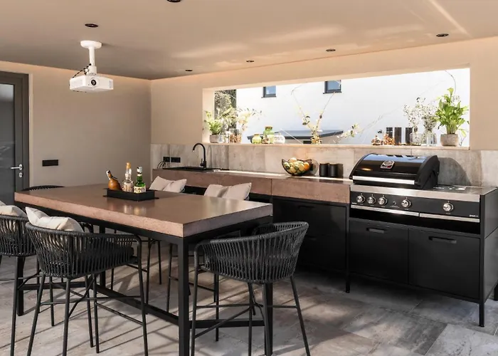 Luxury Lipa Tree With Pool In Novigrad Βίλα