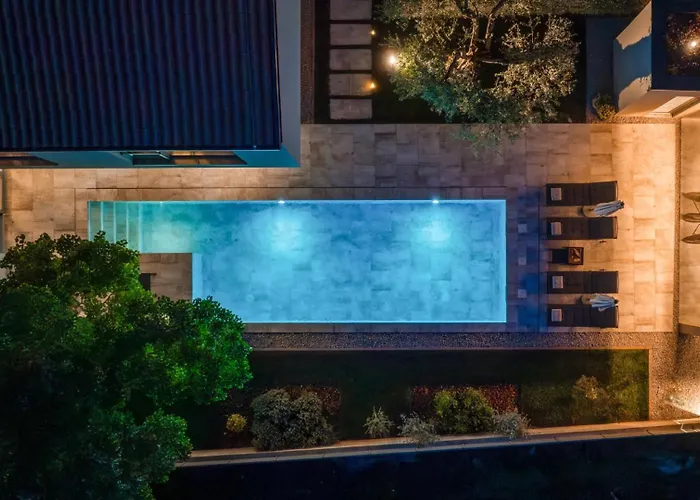 Luxury Lipa Tree With Pool In Novigrad Βίλα
