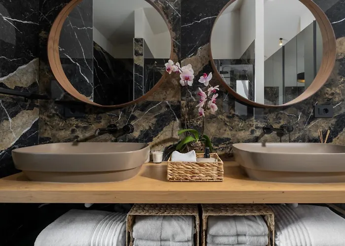 Βίλα Luxury Lipa Tree With Pool In Novigrad *