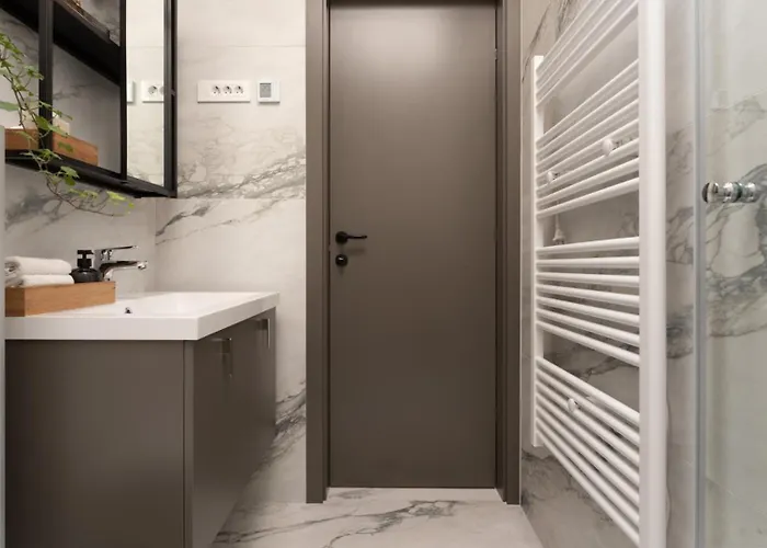 Luxury Lipa Tree With Pool In Novigrad *