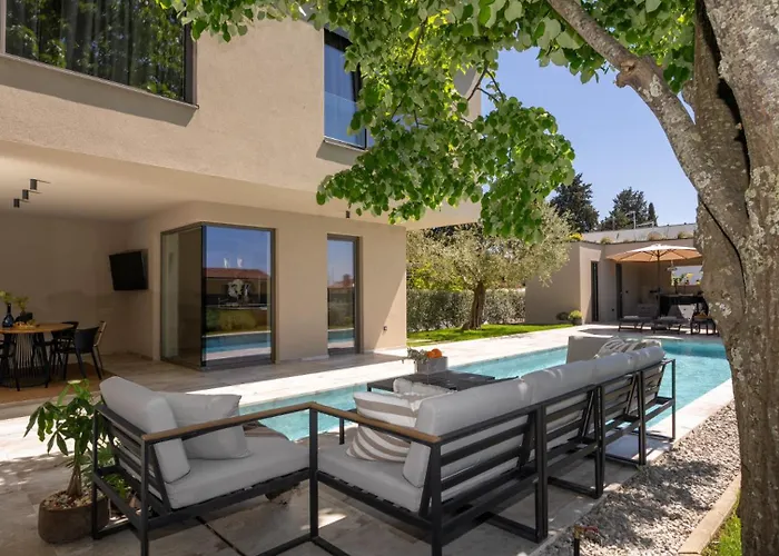 Βίλα Luxury Lipa Tree With Pool In Novigrad Novigrad Istria