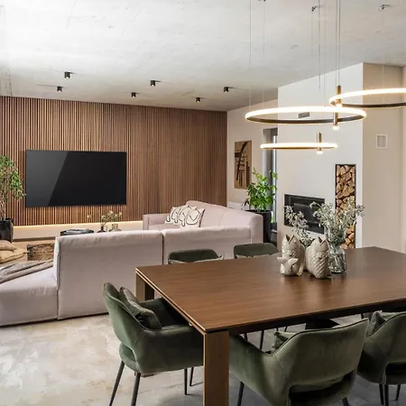 Luxury Lipa Tree With Pool In Novigrad *