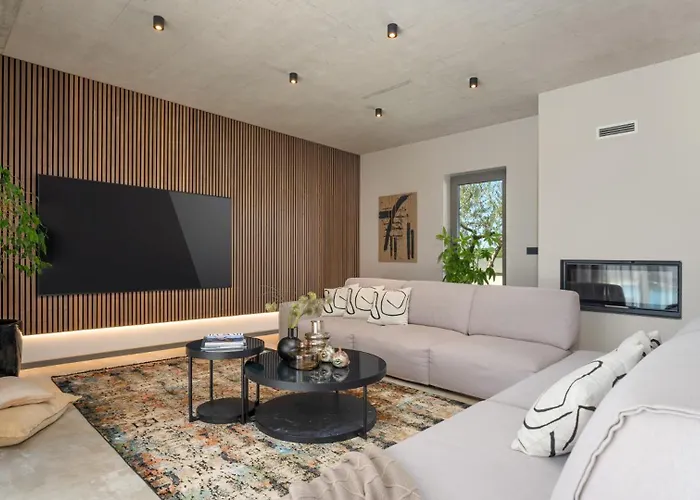 Vila Luxury Lipa Tree With Pool In Novigrad *