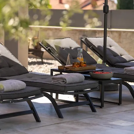 Willa Luxury Lipa Tree With Pool In Novigrad *