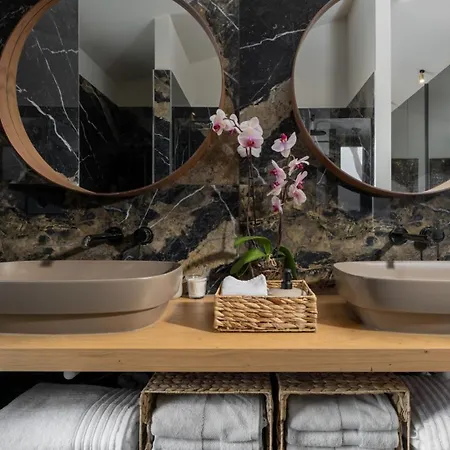 Willa Luxury Lipa Tree With Pool In Novigrad *