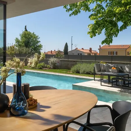 Luxury Lipa Tree With Pool In Novigrad * Novigrad (Istria)